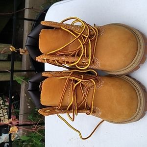 Timberland tan boys size 6 toddler